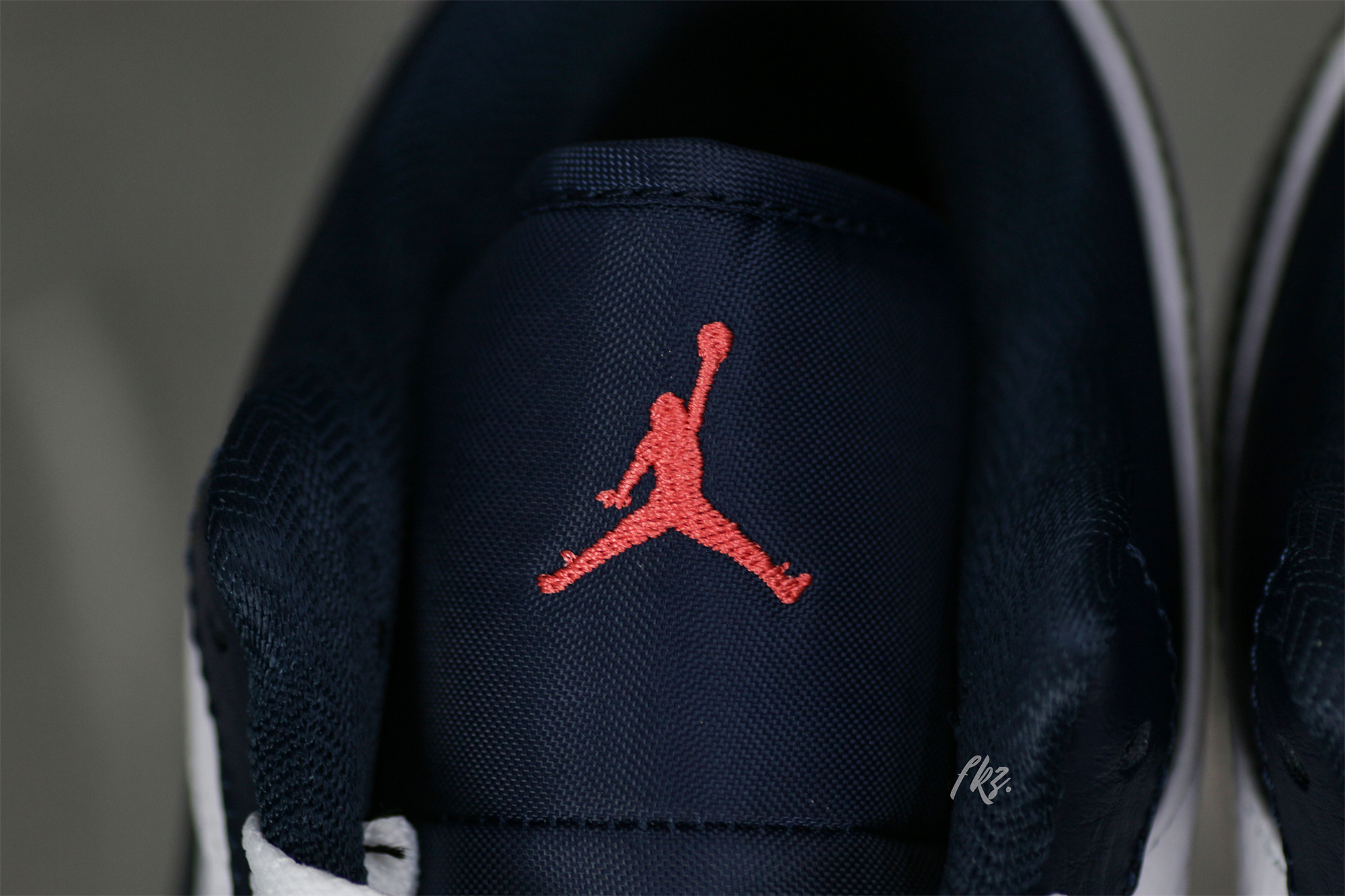 Air Jordan 1 Retro Low Obsidian Ember Glow 2018