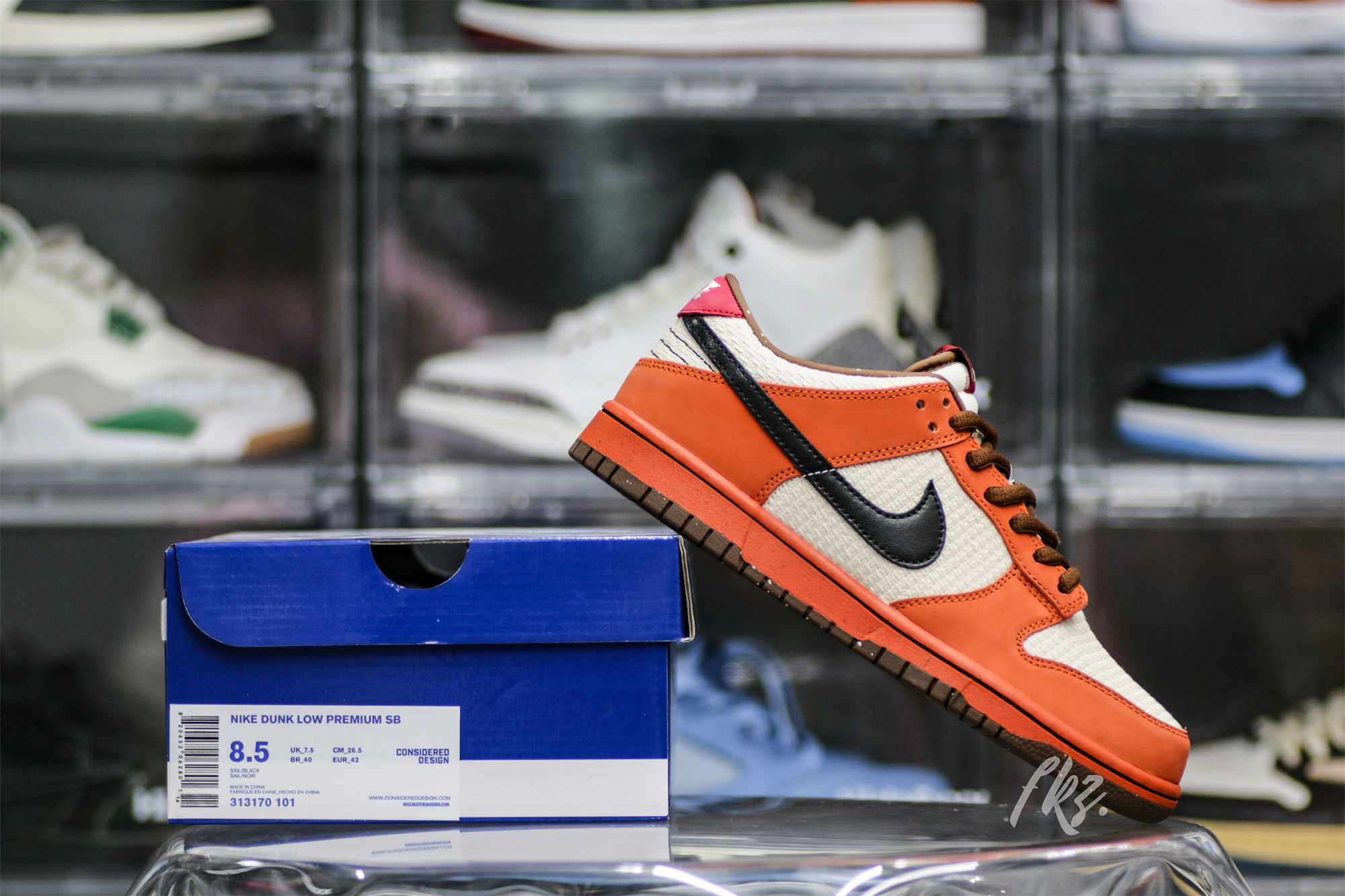 Nike SB Dunk Low Top Ramen 2009