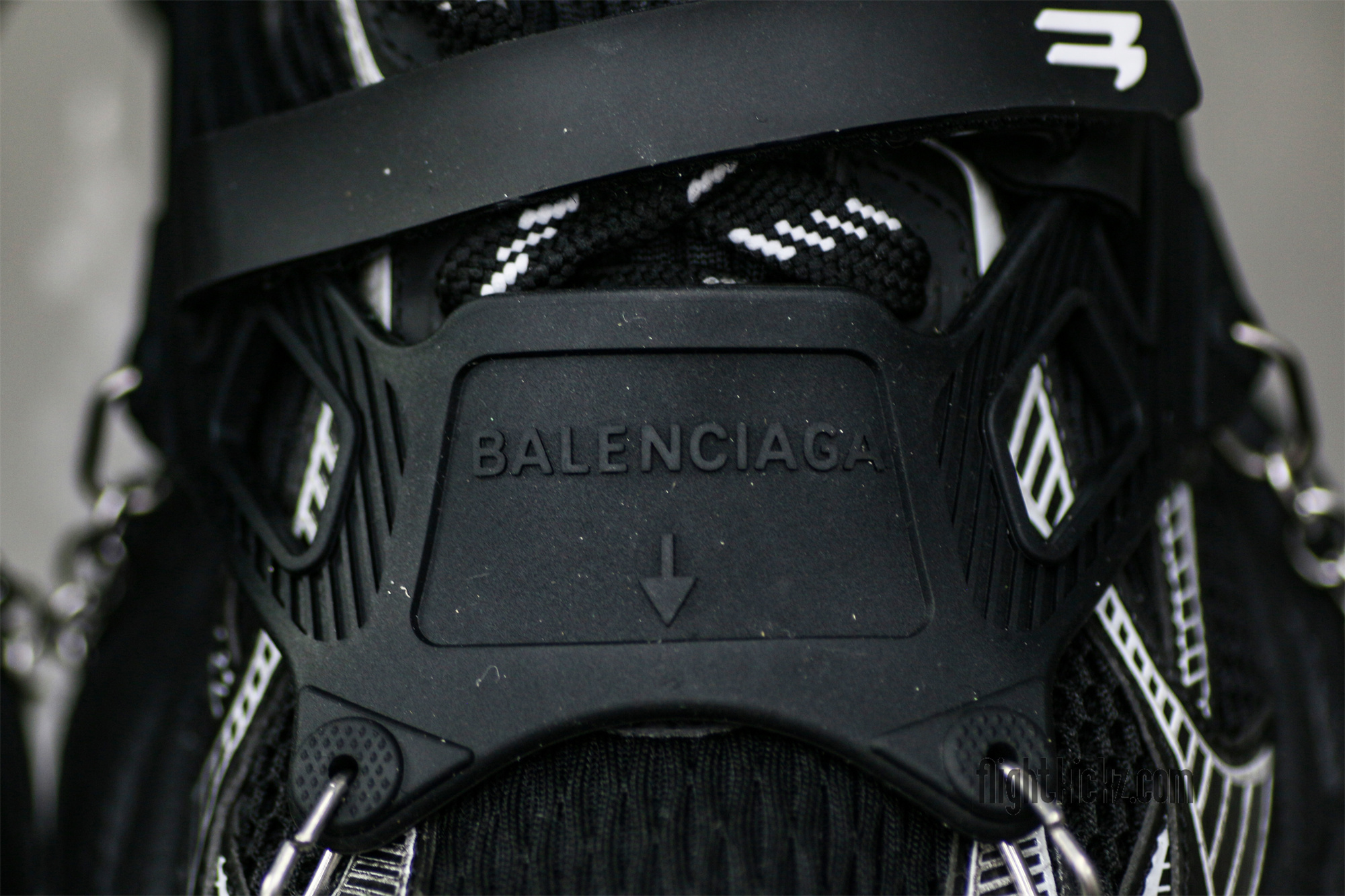 B@lenciag* 3XL Ski Sneaker in Black and white (Removable footwear chains)