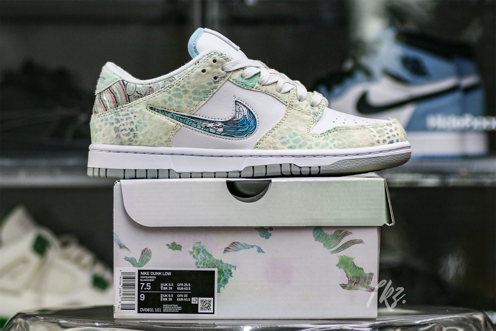 Nike Dunk Low Steam Puppet GNY 2024