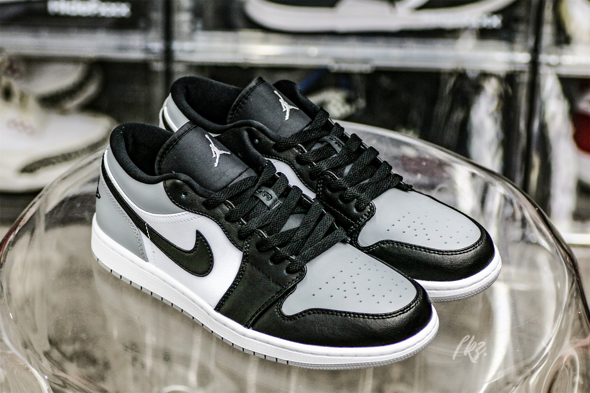 Air Jordan 1 Low Shadow Toe