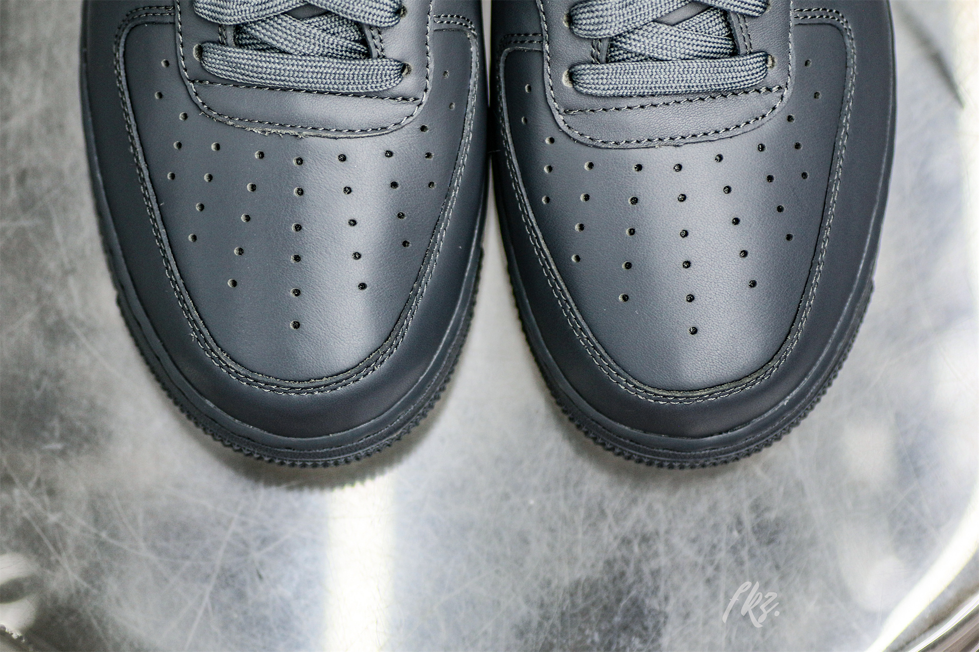 Off-White x Nike Air Force 1 Low Ghost Grey