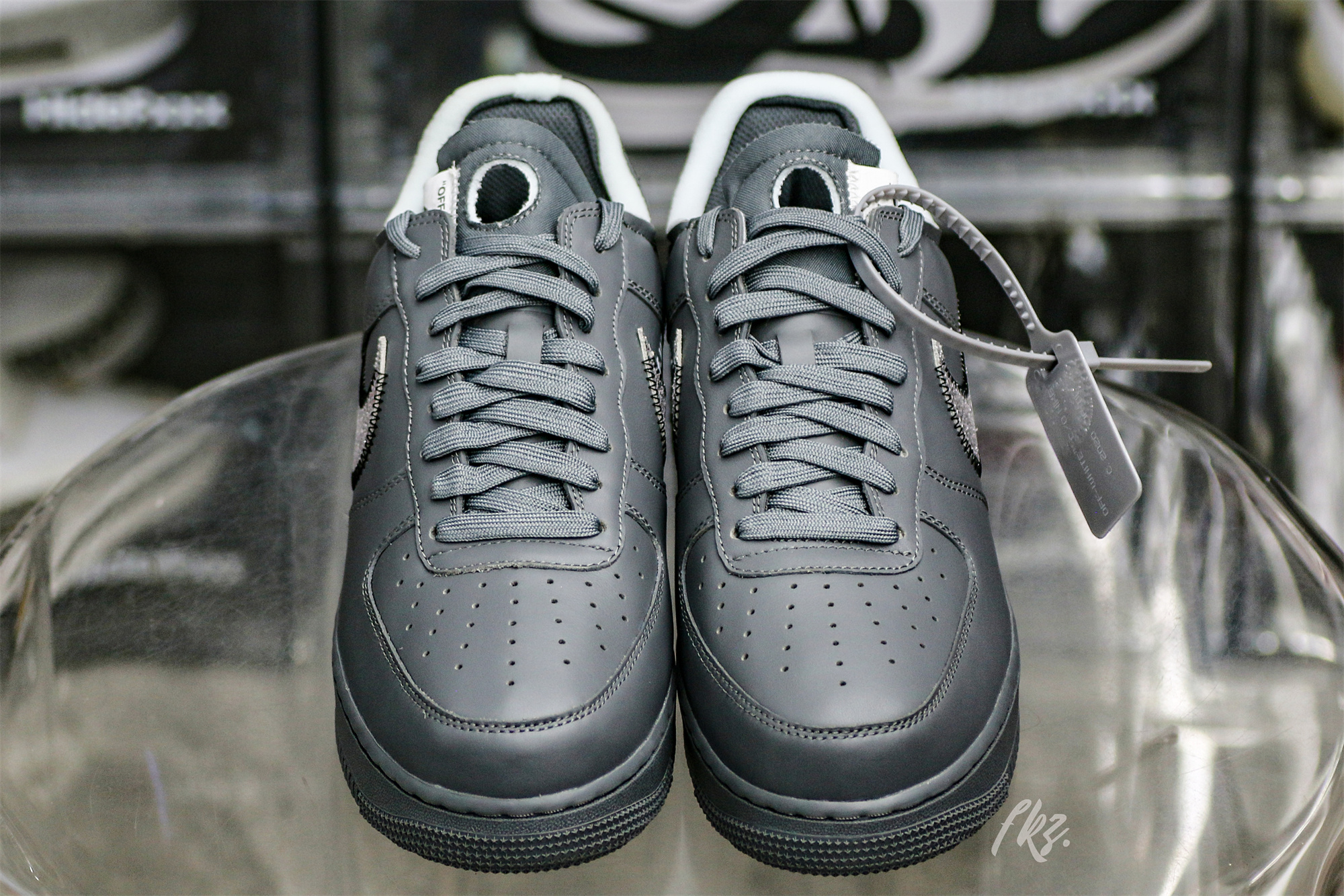 Off-White x Nike Air Force 1 Low Ghost Grey