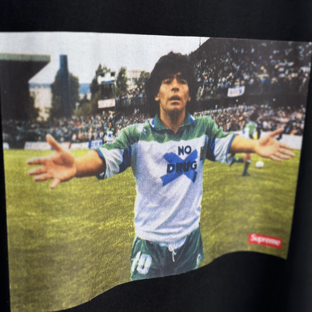 Suprem3 24SS Maradona Tee(2 Colors)