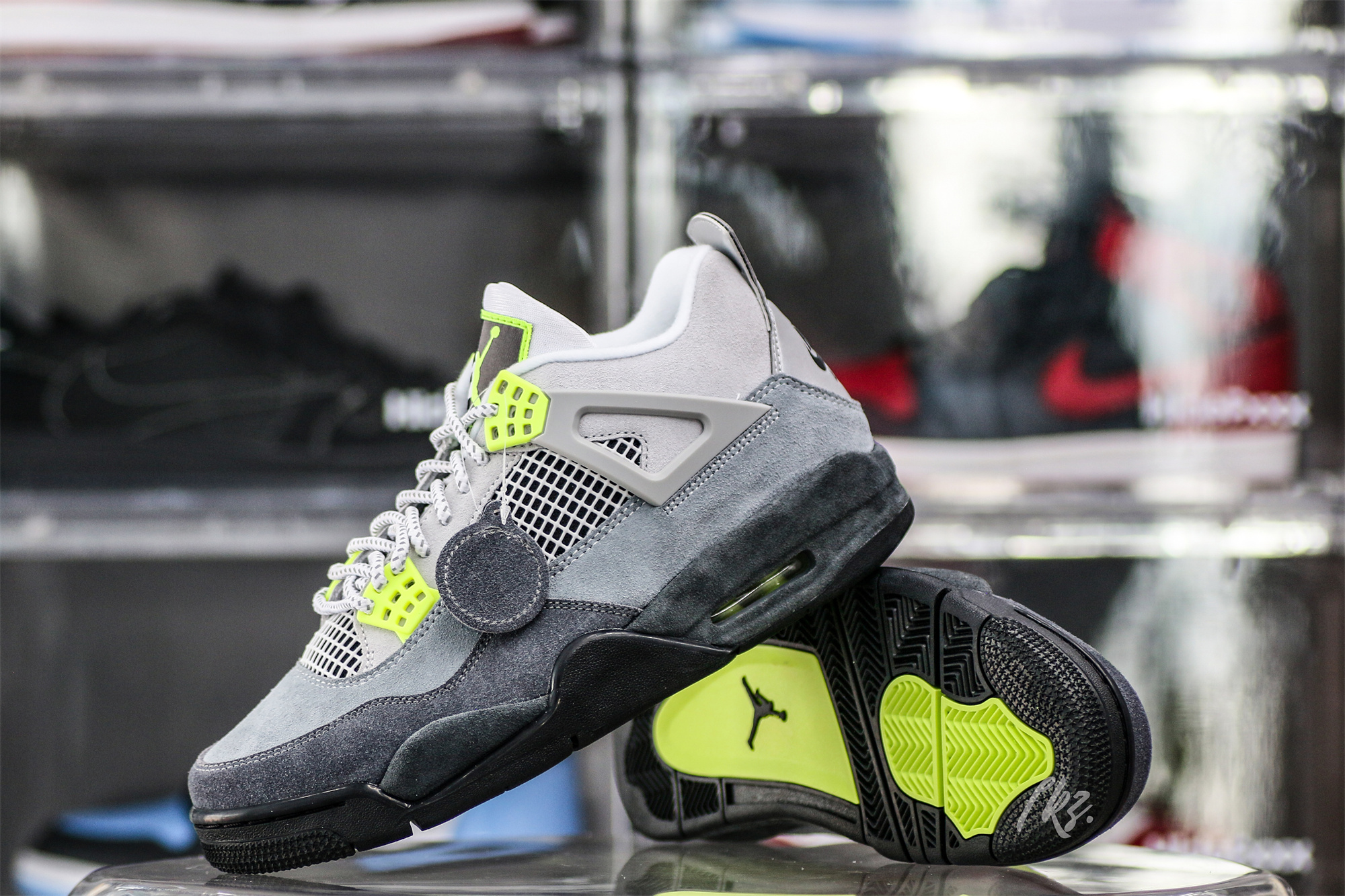 Air Jordan 4 Retro SE Neon