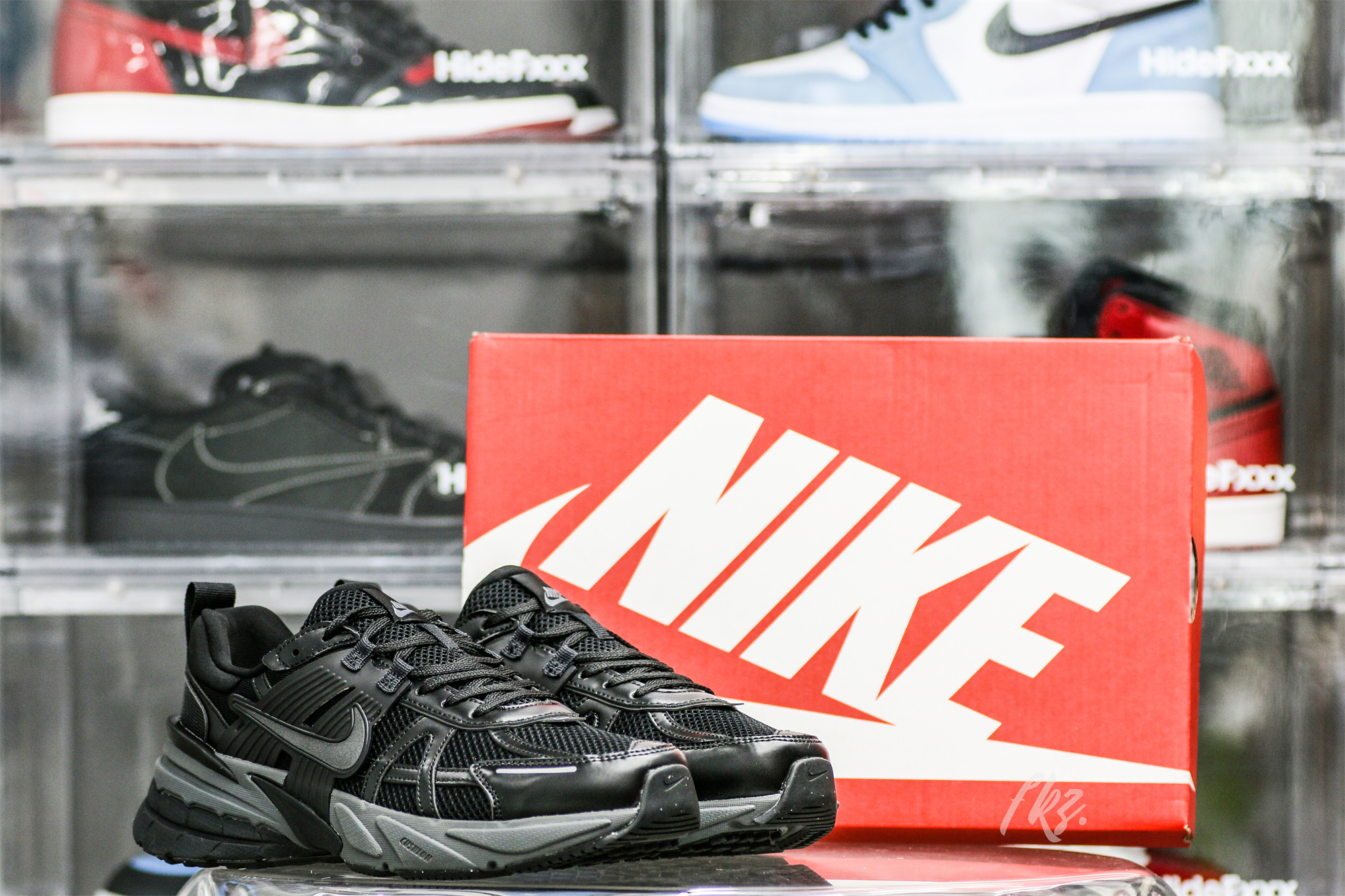 Nike V2K Run Black Dark Smoke Grey