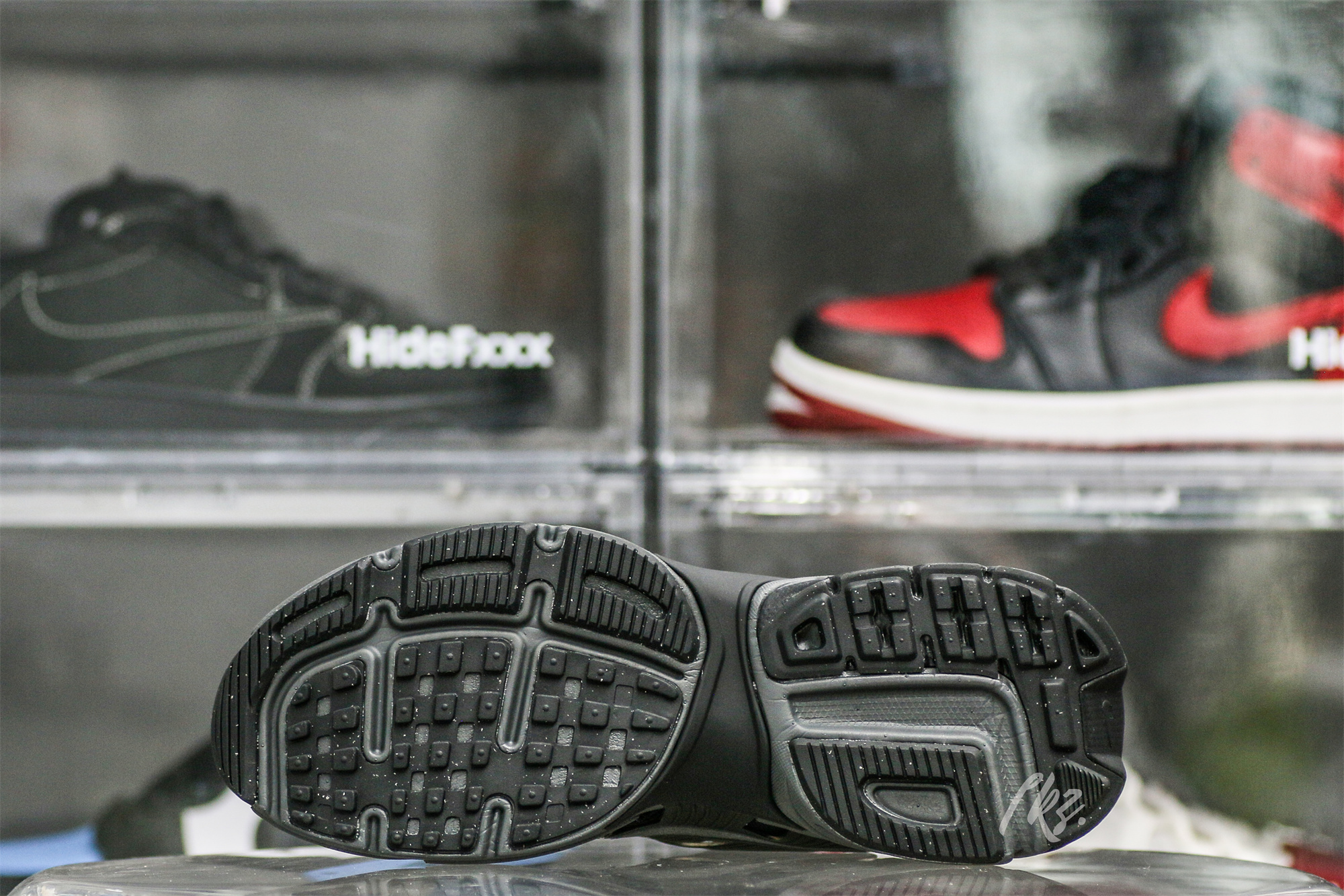 Nike V2K Run Black Dark Smoke Grey