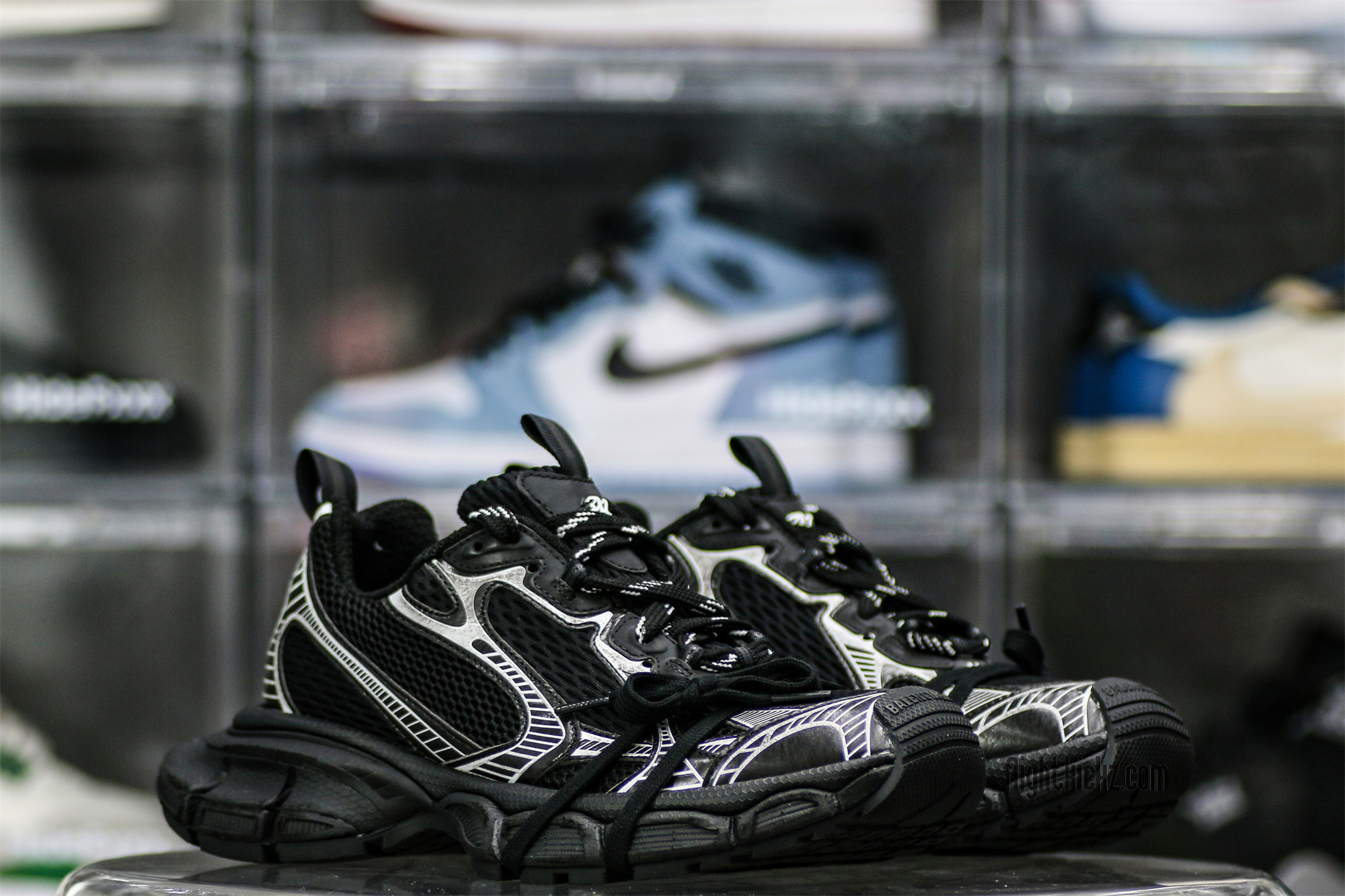 B@lenciag* 3XL Ski Sneaker in Black and white