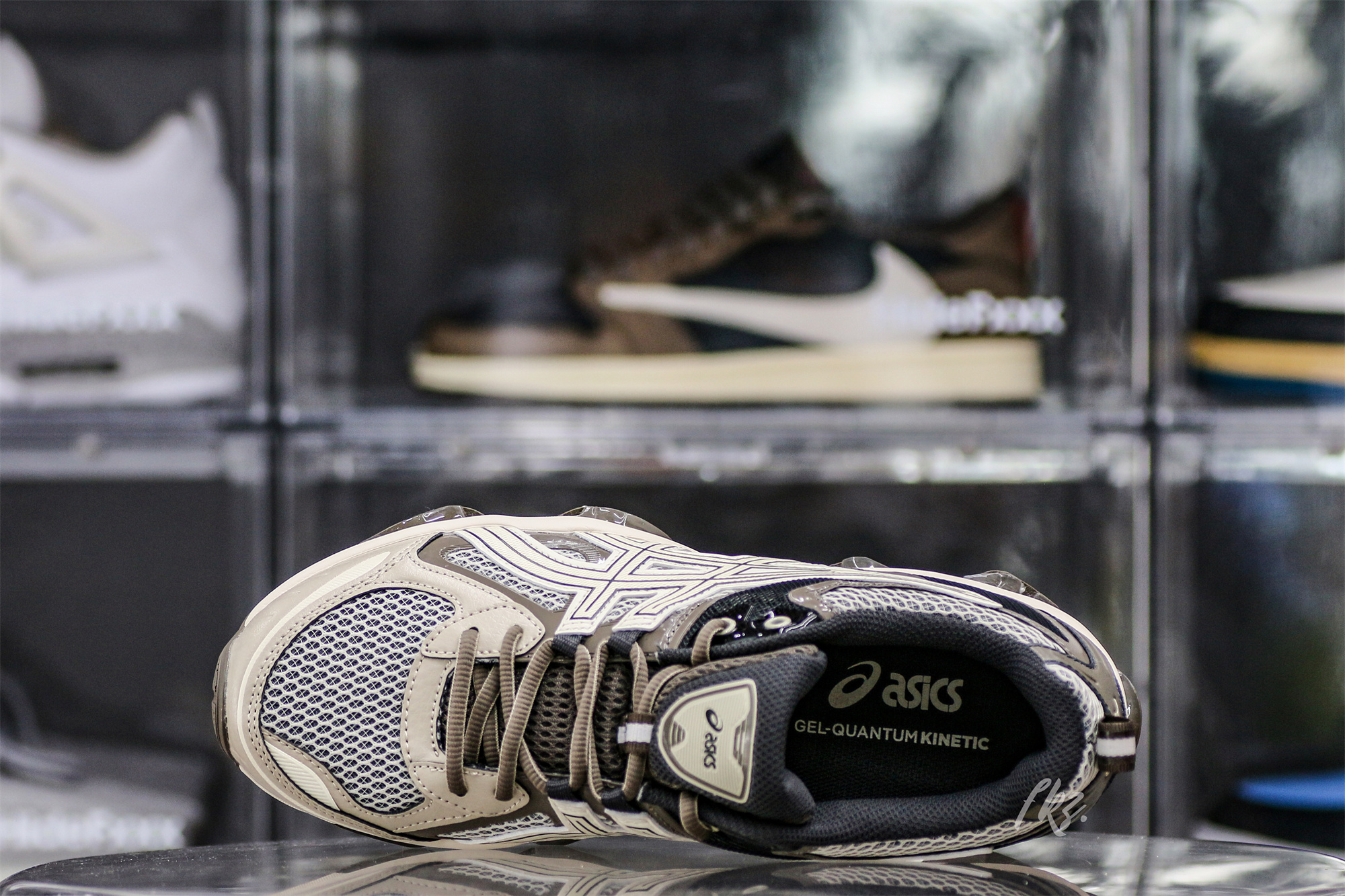 Gel Quantum Kinetic Birch Dark Taupe