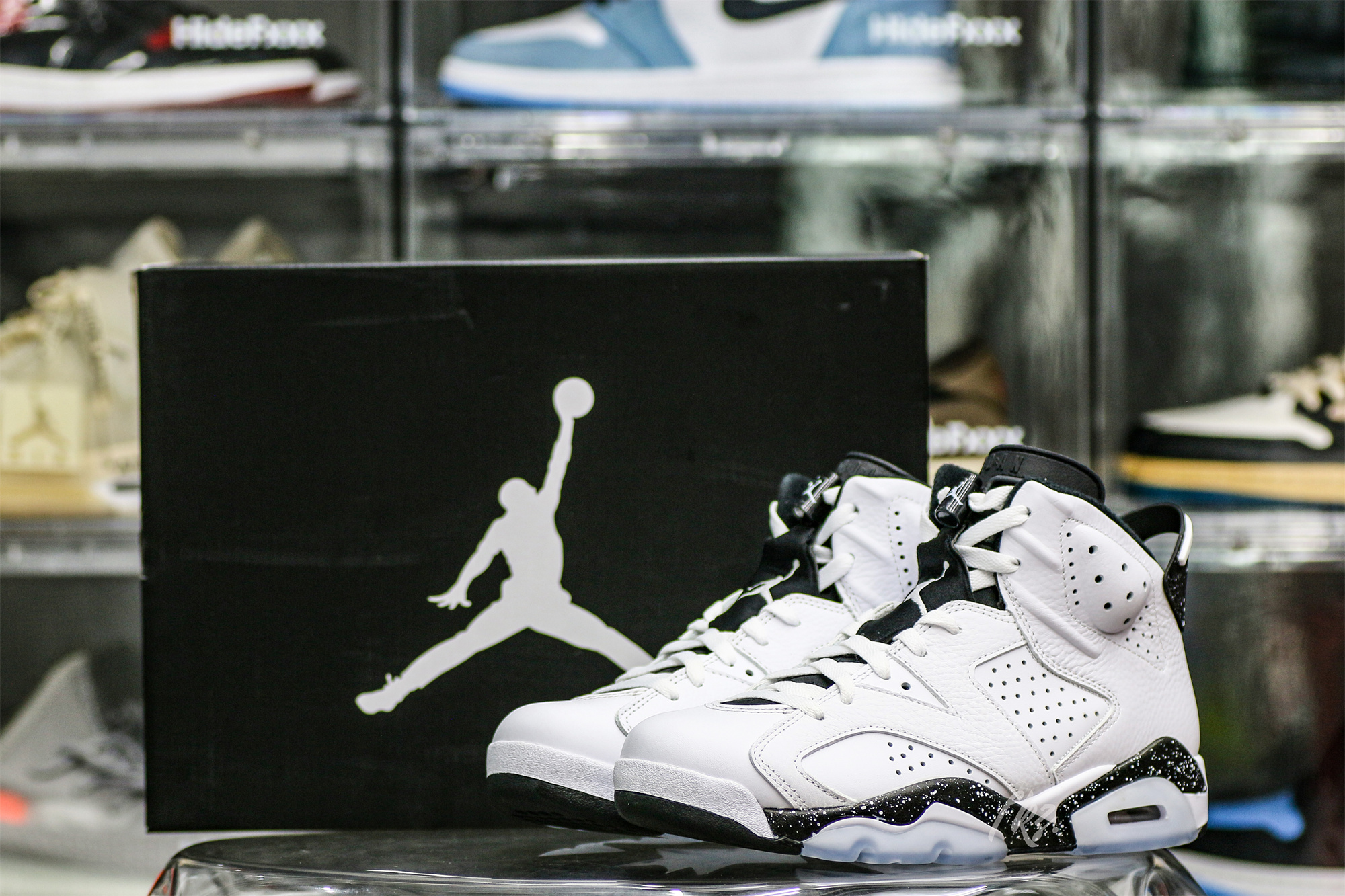 Air Jordan 6 Retro Reverse Oreo 2024