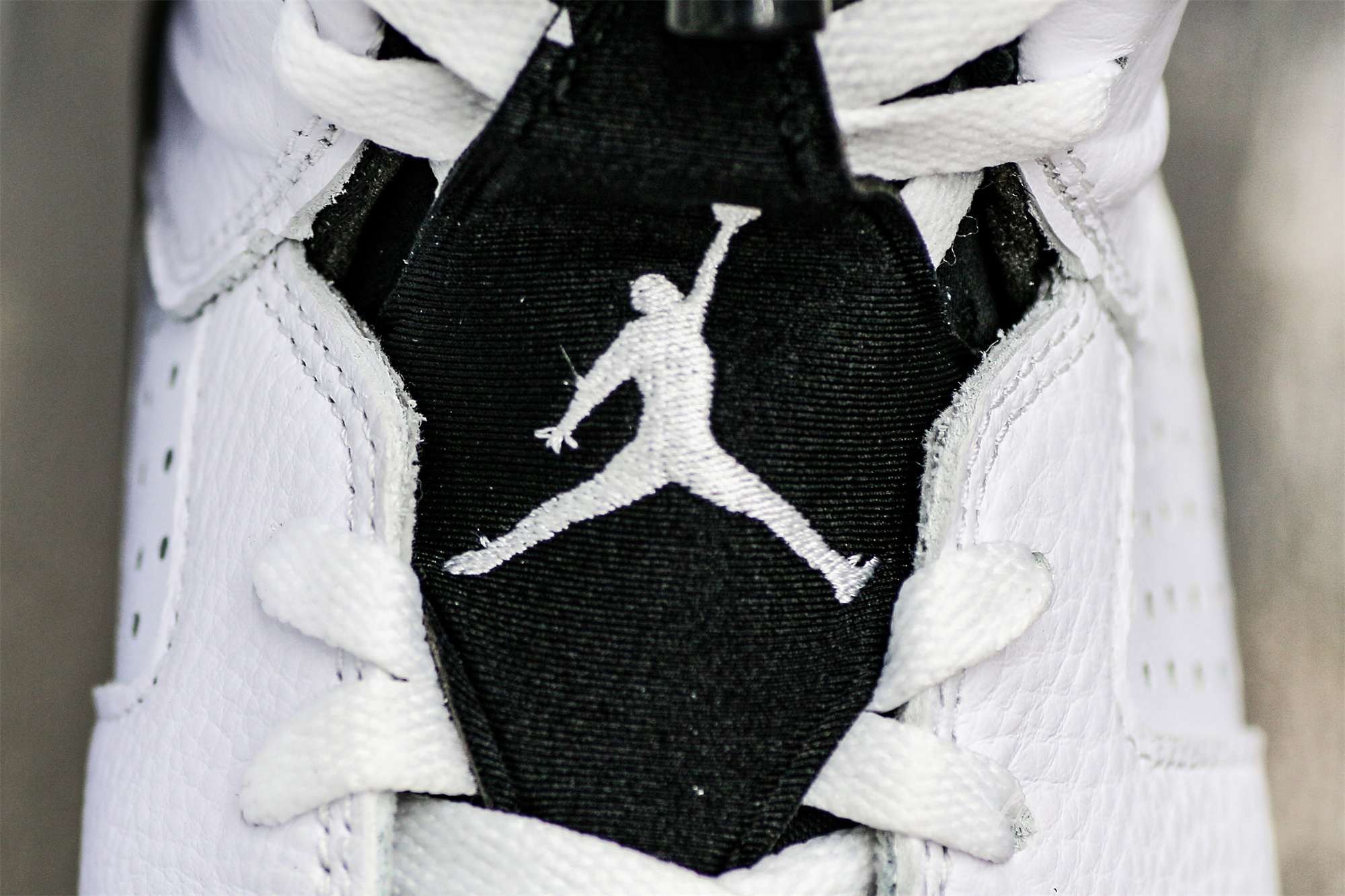 Air Jordan 6 Retro Reverse Oreo 2024