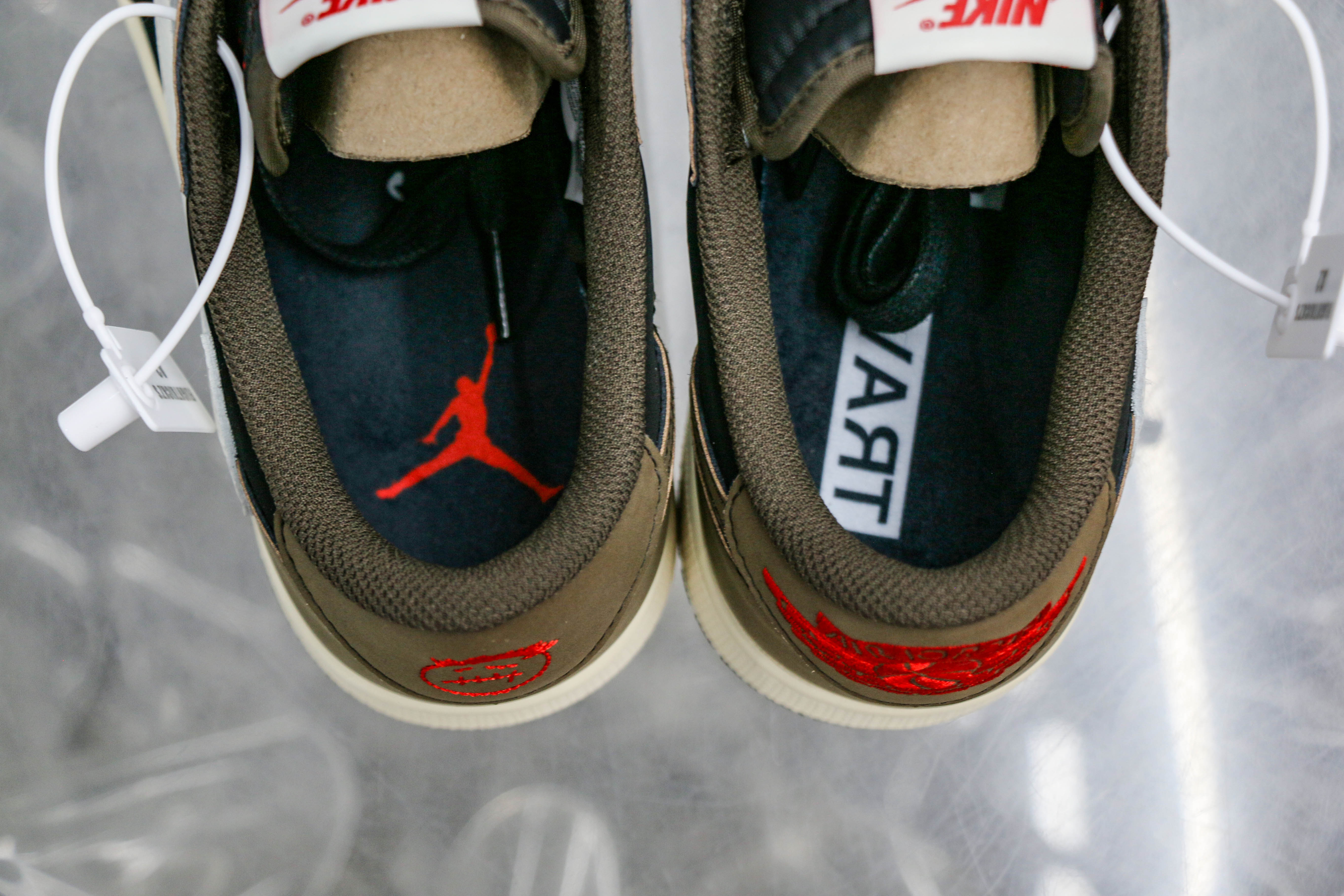 Travis Scott X Air Jordan 1 Low ‘Cactus Jack’（A2 Batch)