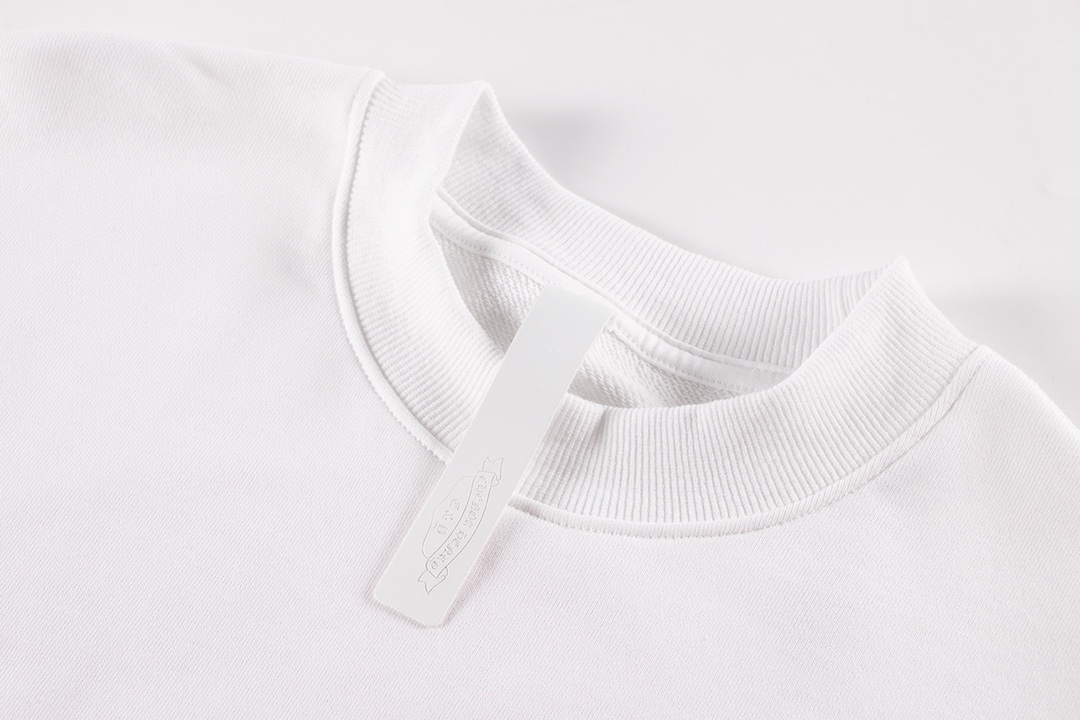 Ch*0me He**ts latest basic crewneck sweatshirt white/pink