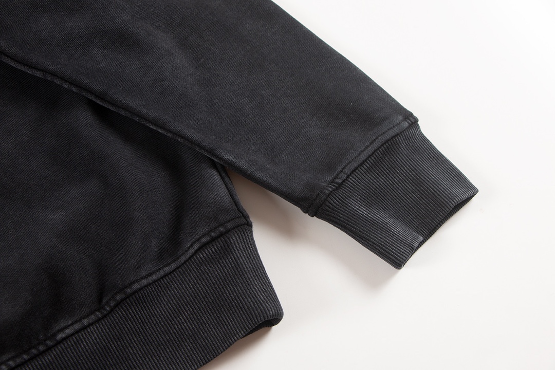 Ch*0me He**ts latest basic crewneck sweatshirt black/blue