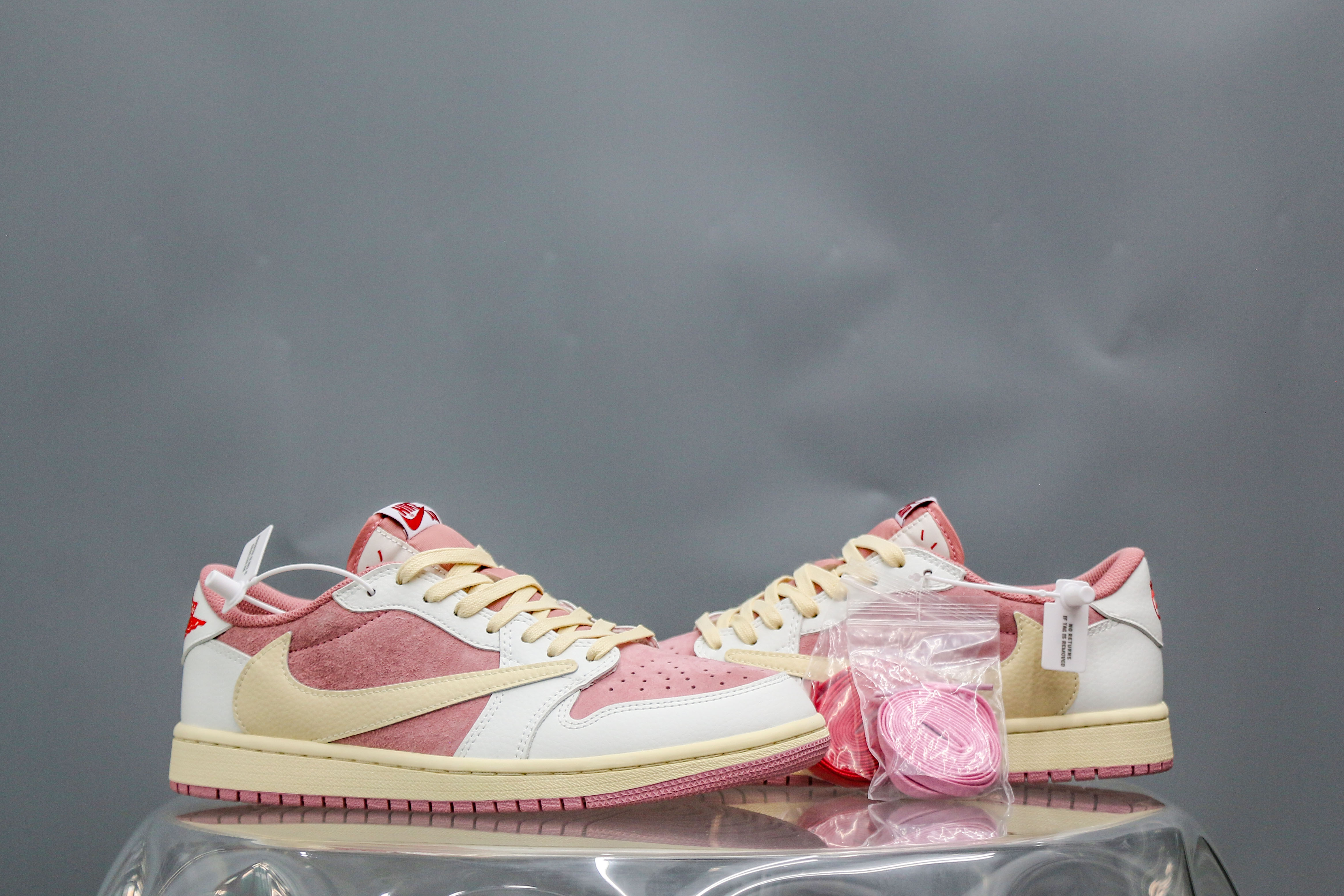 Travis Scott x Air Jordan 1 Low OG Shy Pink 2025(A2 Batch)