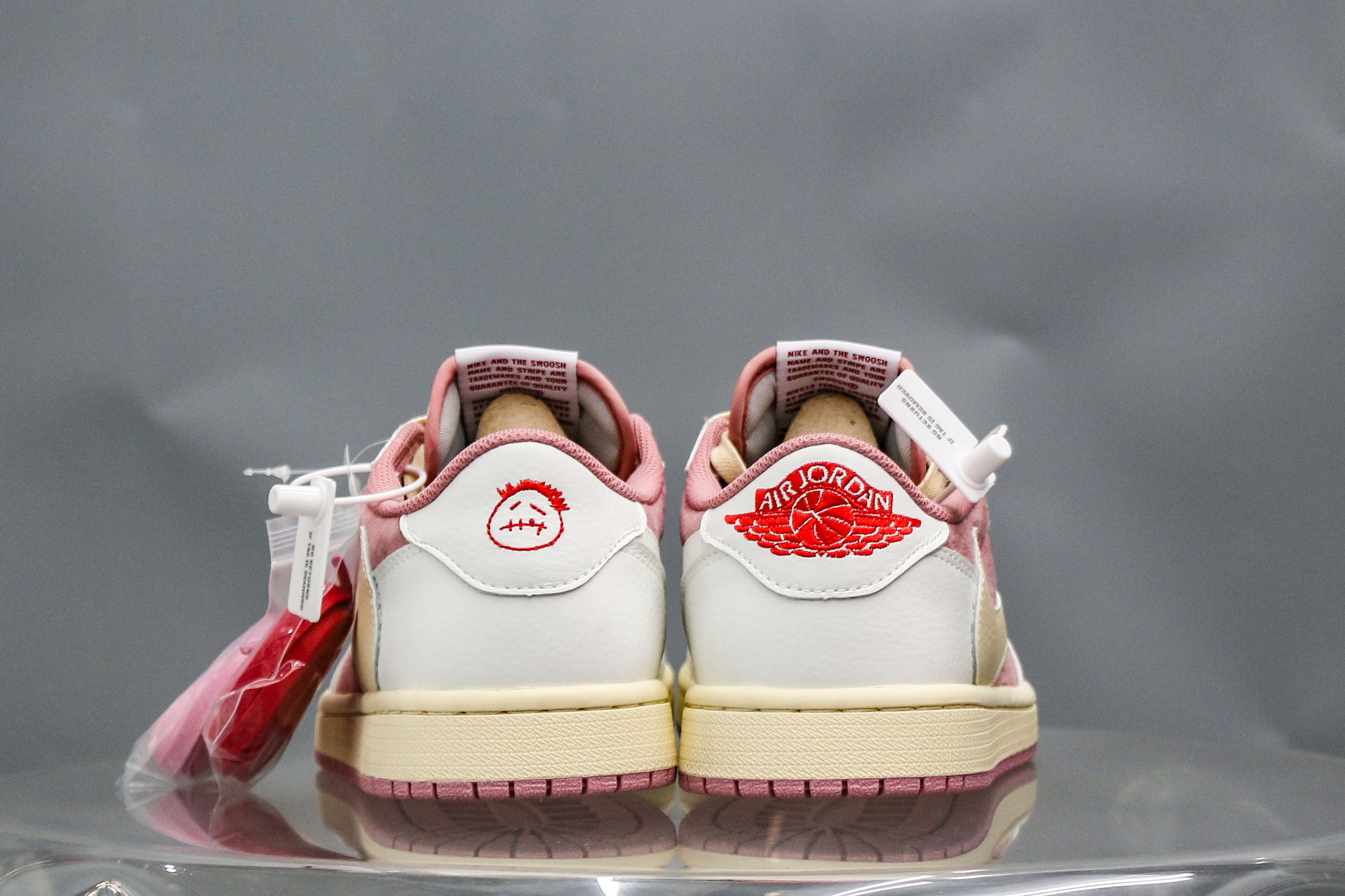 Travis Scott x Air Jordan 1 Low OG Shy Pink 2025(A2 Batch)