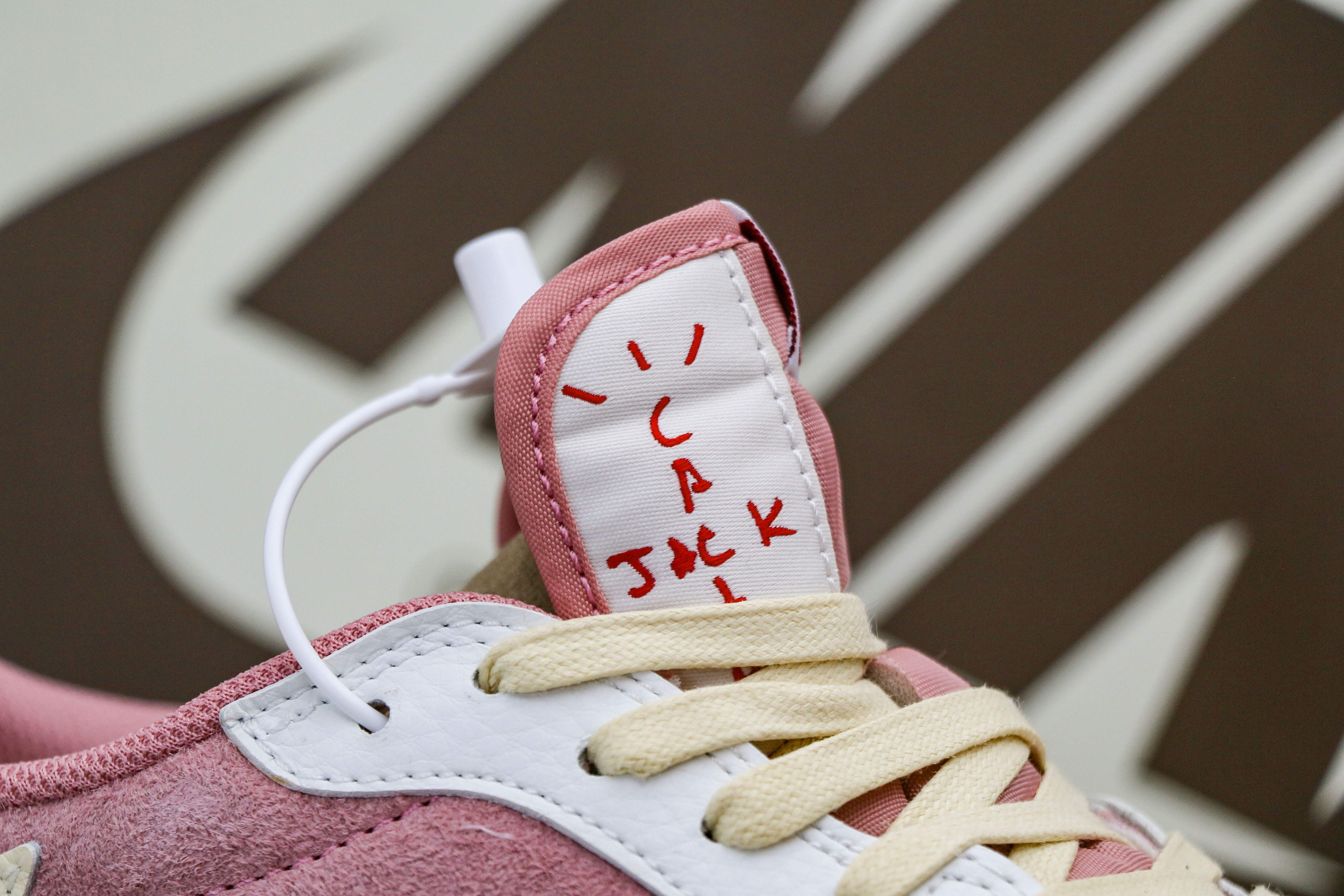 Travis Scott x Air Jordan 1 Low OG Shy Pink 2025(A2 Batch)