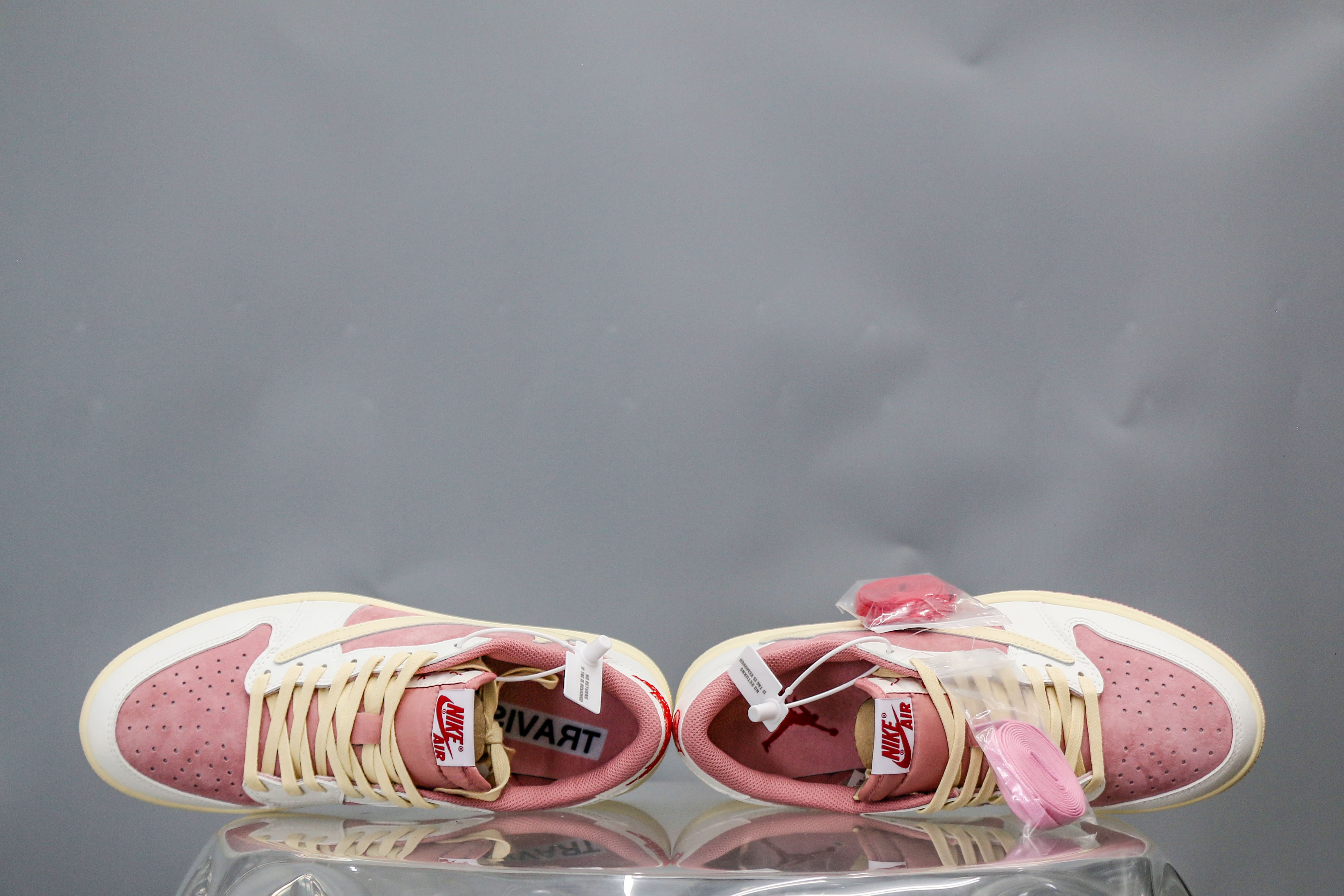 Travis Scott x Air Jordan 1 Low OG Shy Pink 2025(A2 Batch)