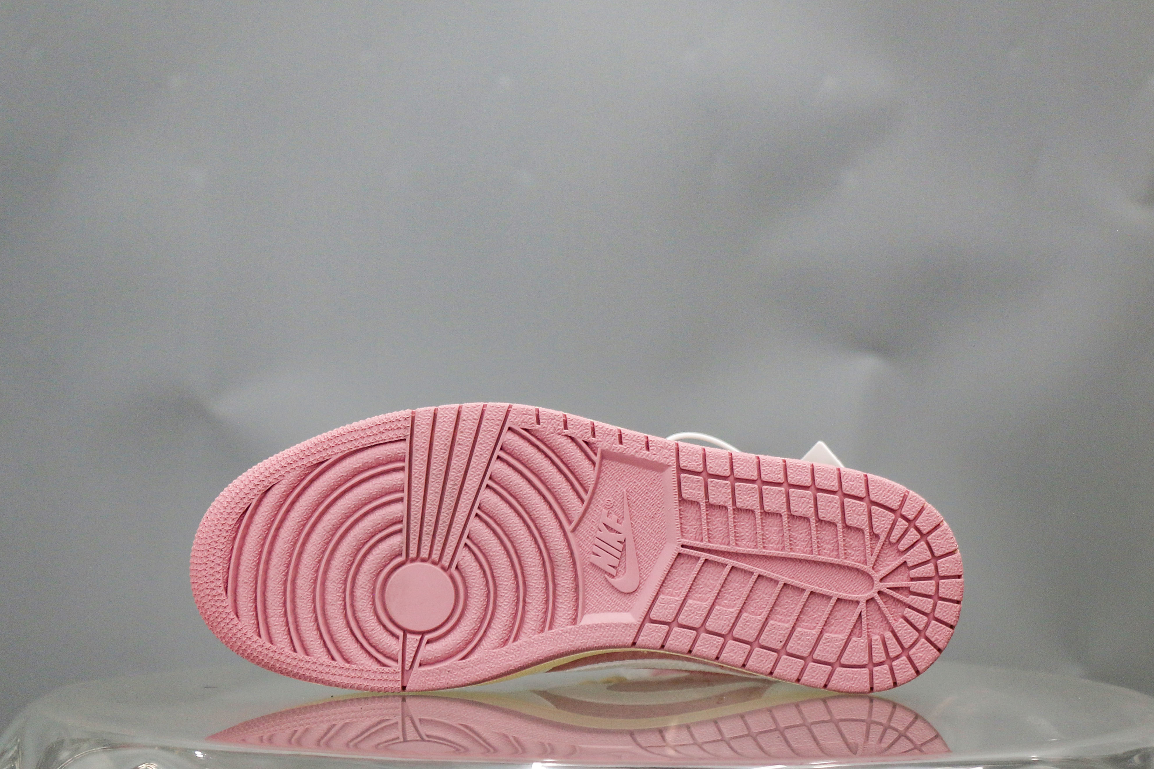 Travis Scott x Air Jordan 1 Low OG Shy Pink 2025(A2 Batch)