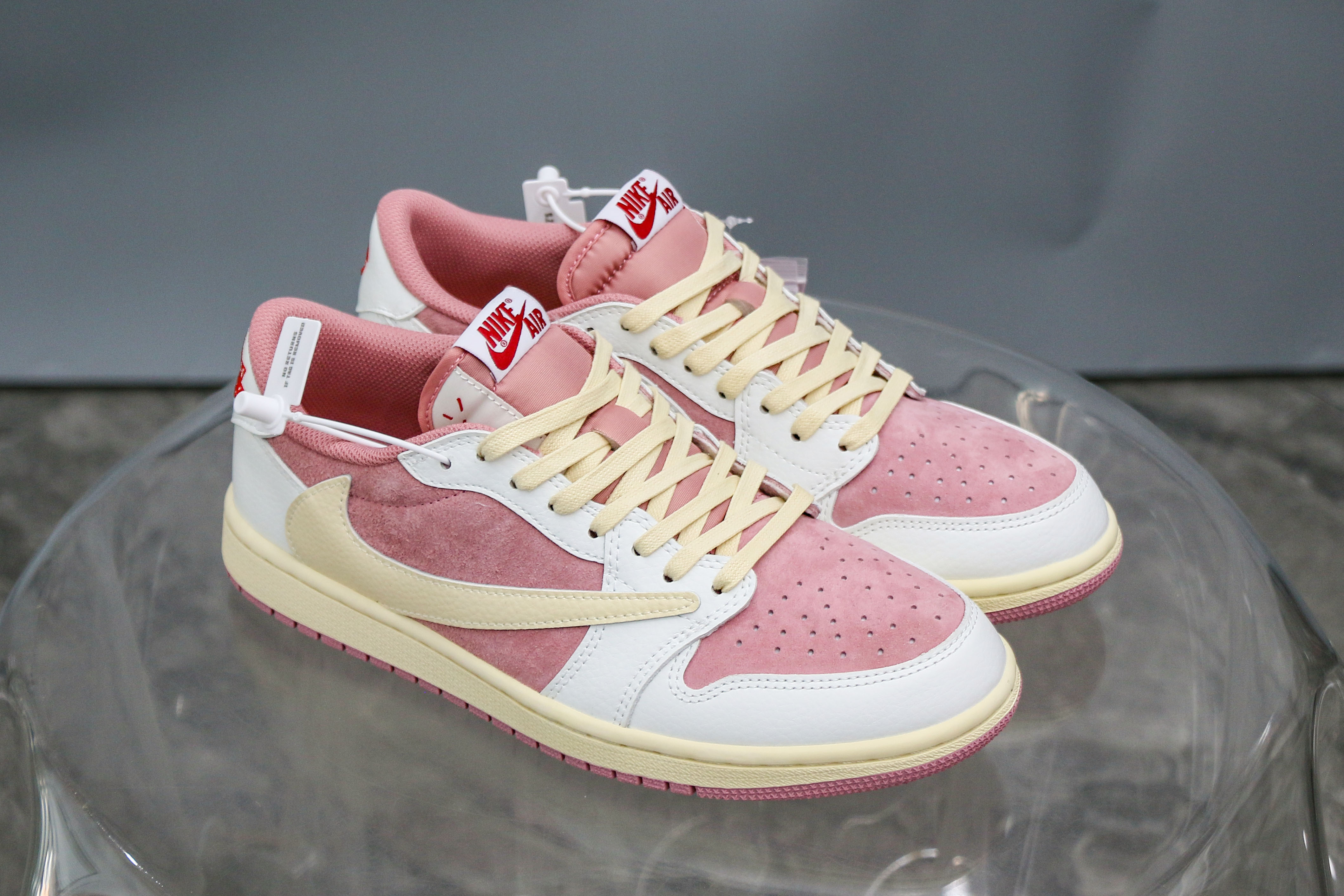 Travis Scott x Air Jordan 1 Low OG Shy Pink 2025(A2 Batch)
