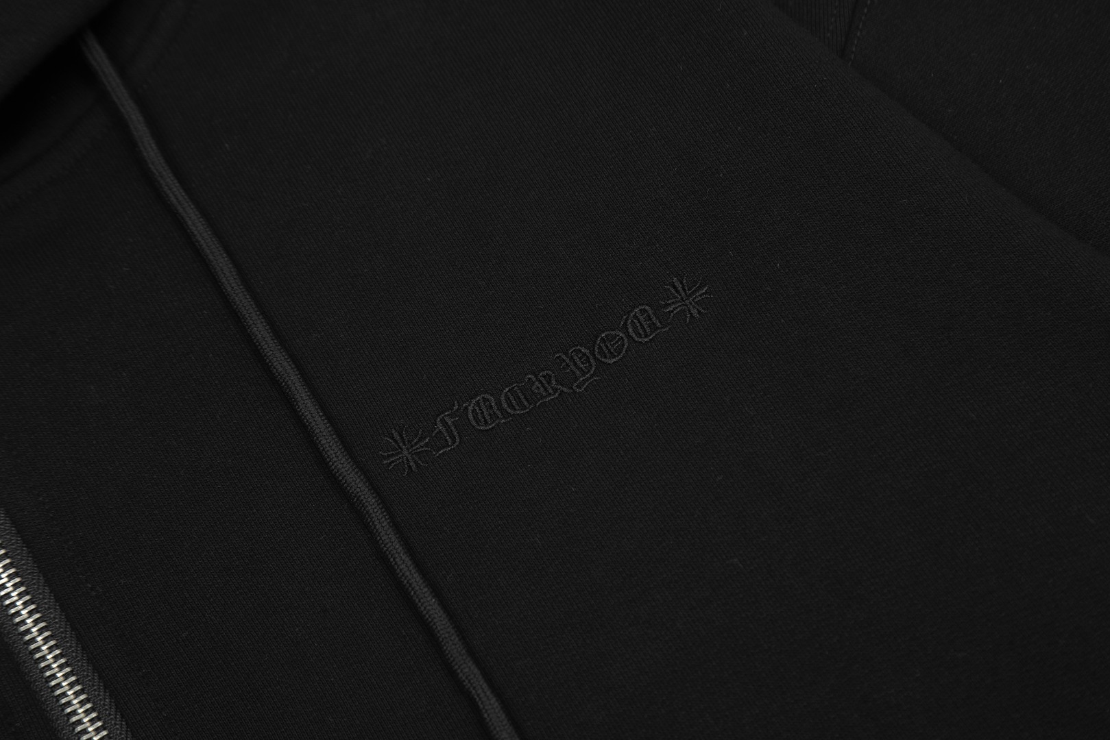 Ch*0me He**ts black embroidered and printed heavy-duty zip-up hoodie