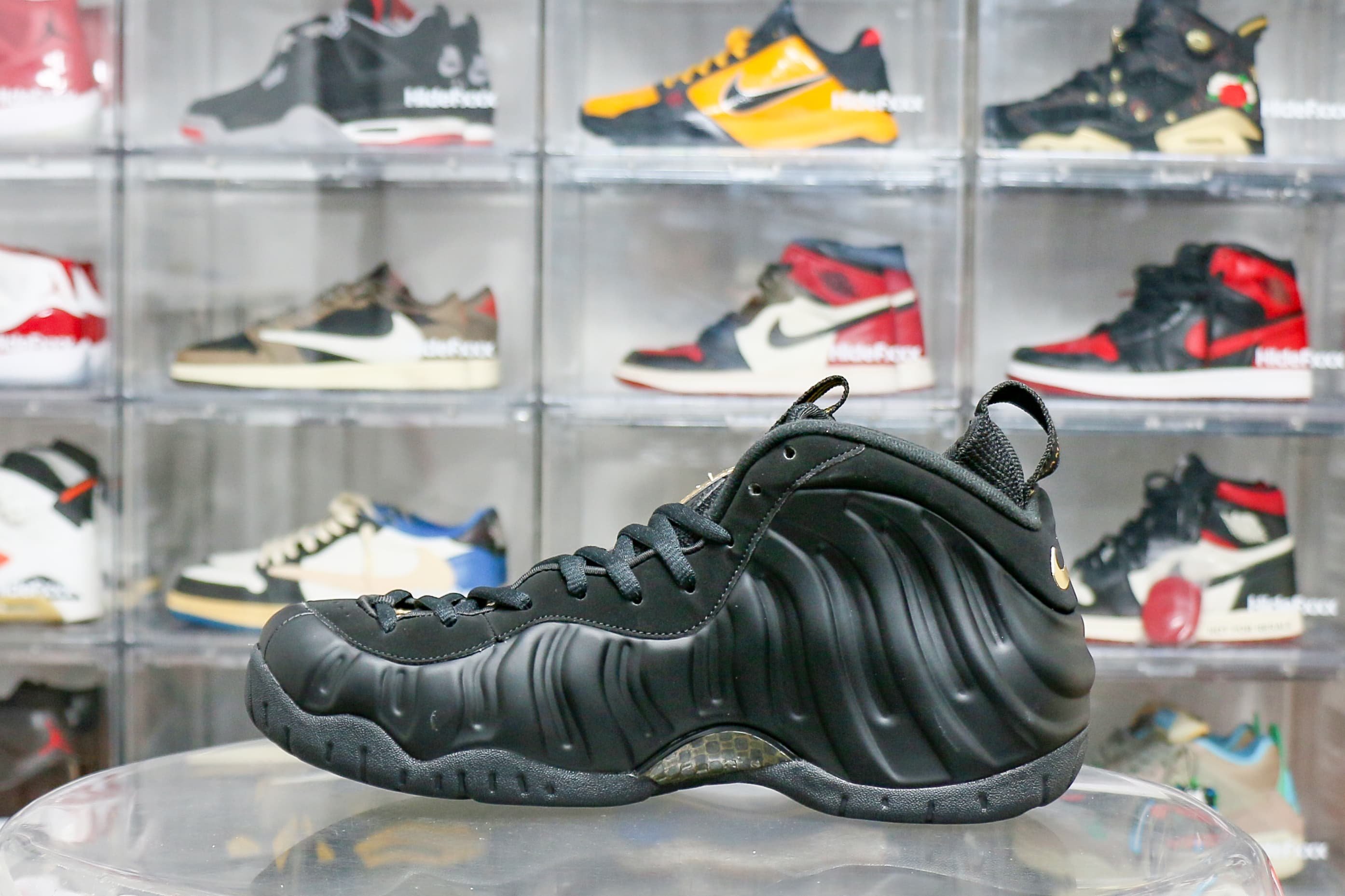 Nike Foamposite Pro Black Metallic Gold