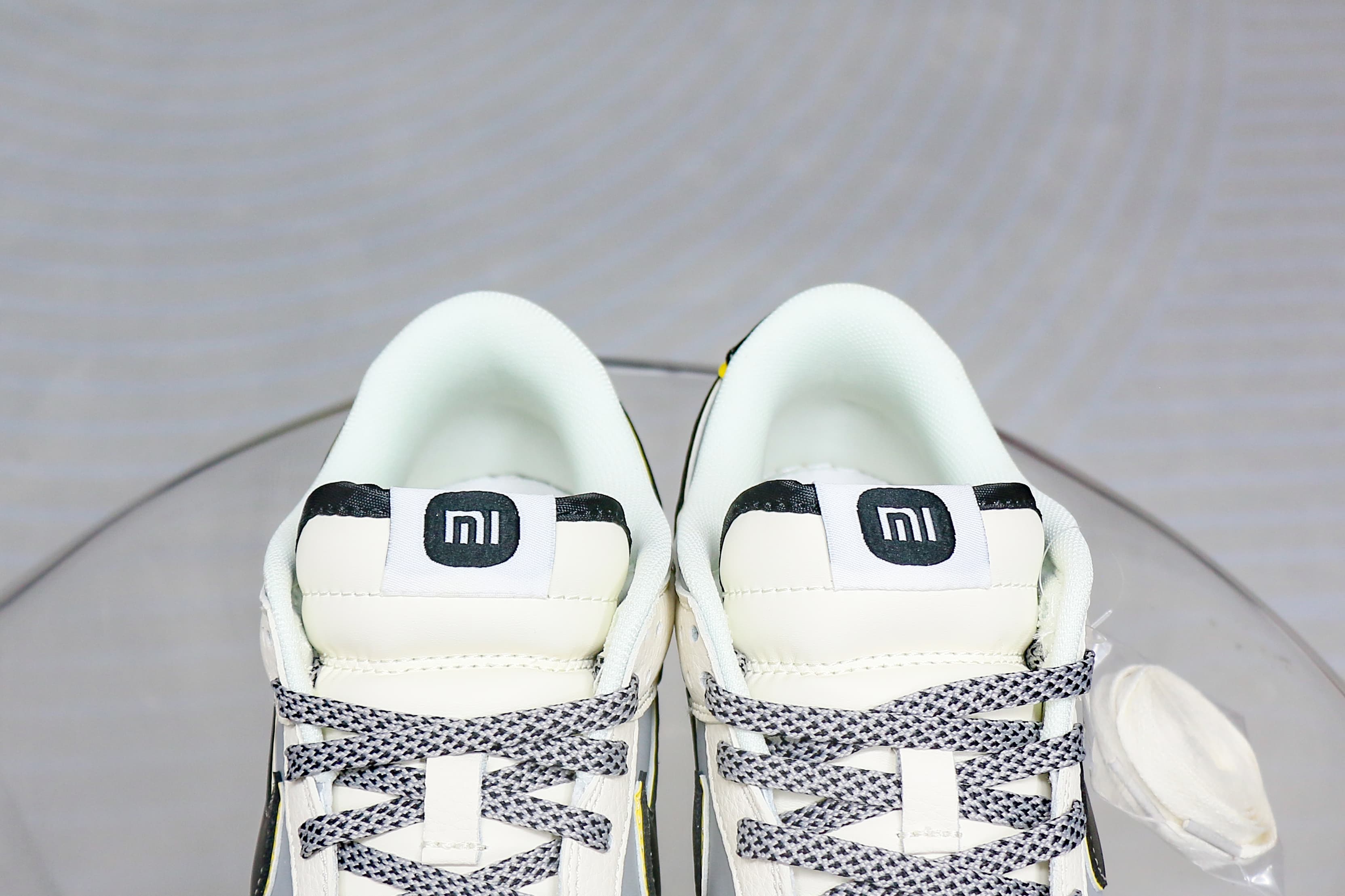 Nike SB Dunk Low x Xiaomi Su7