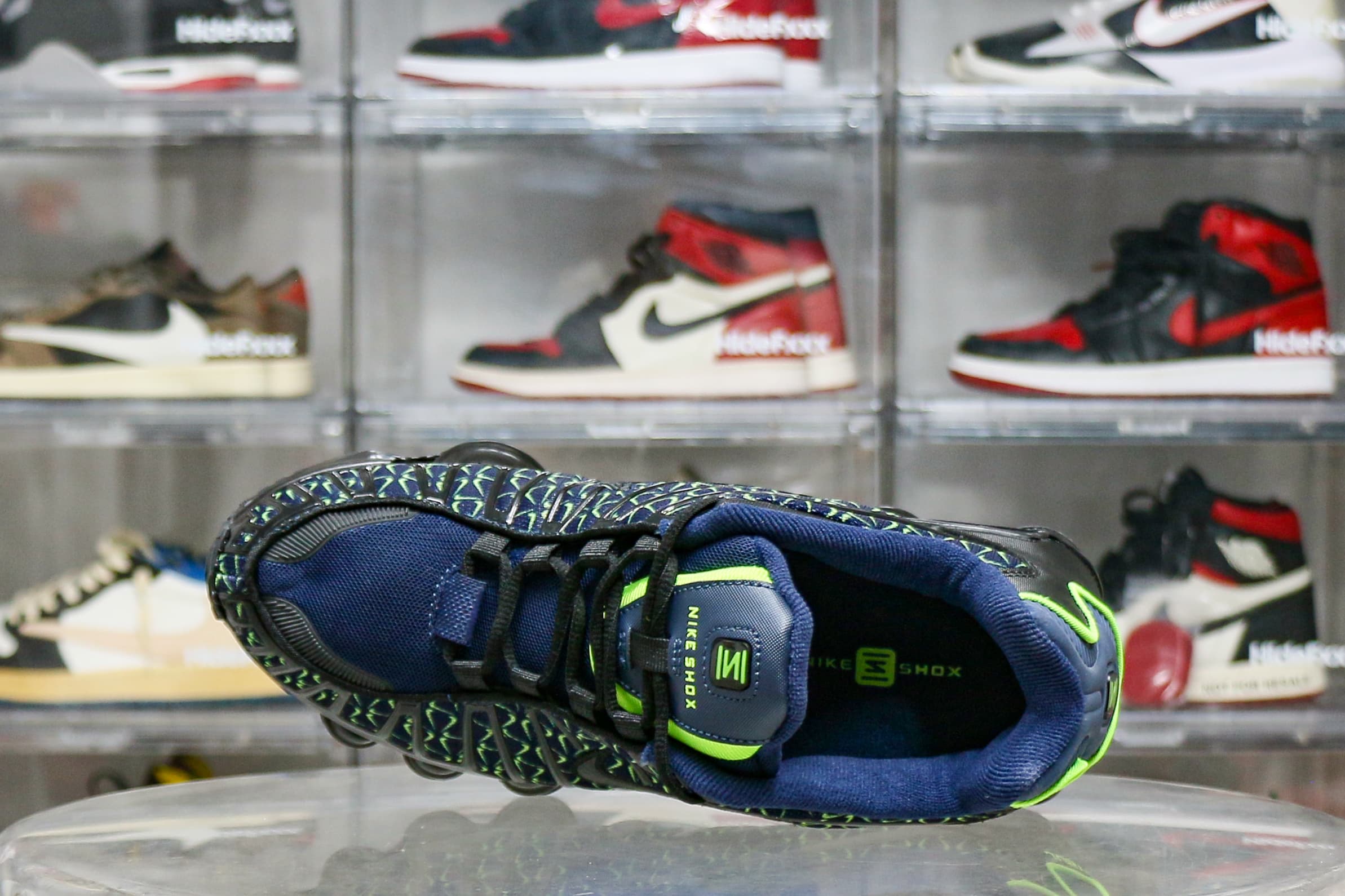 Nike Shox TL Mini Swoosh Obsidian Black Volt