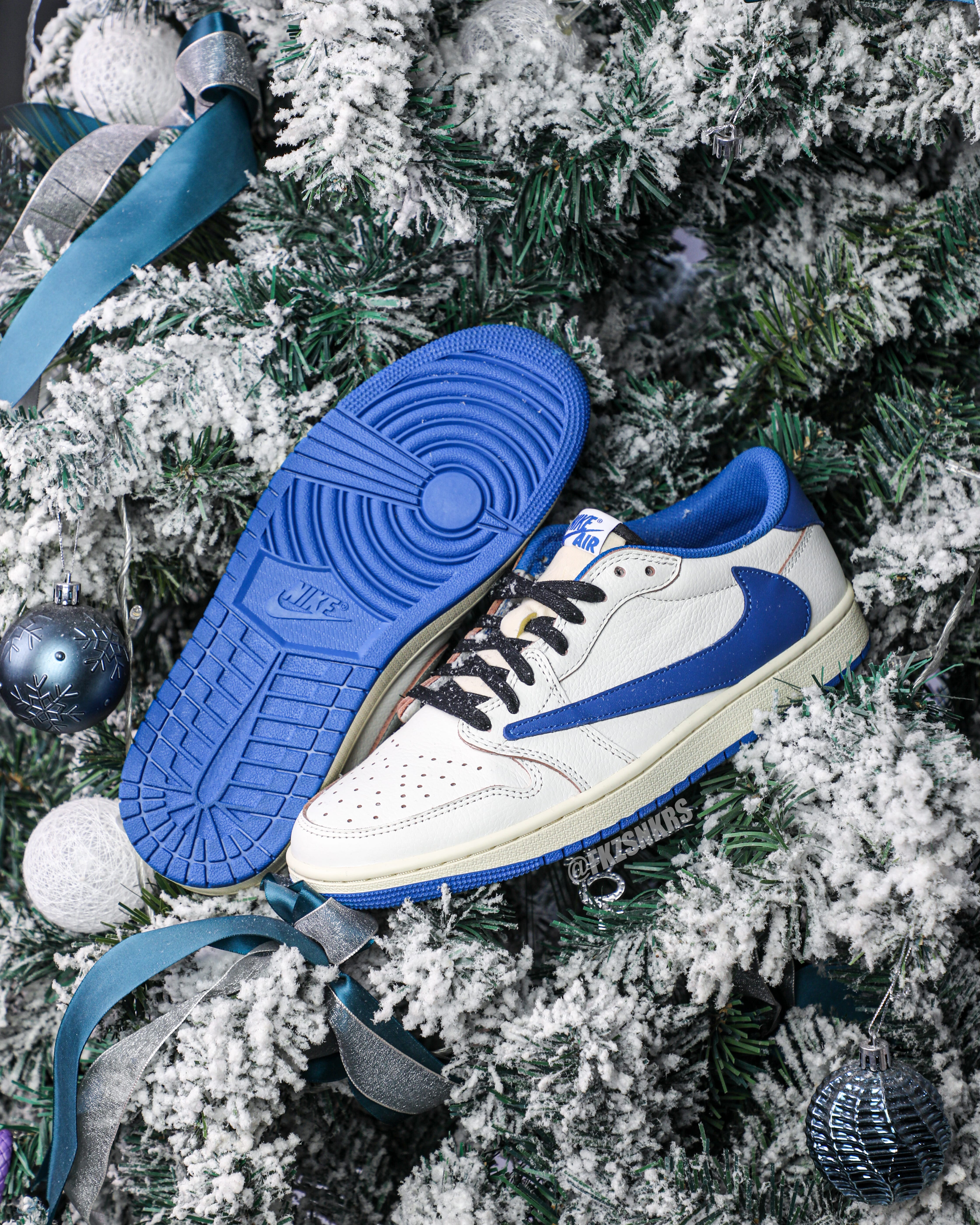 Travis Scott x Fragment x Air Jordan 1 Low OG (Ln5 A1)