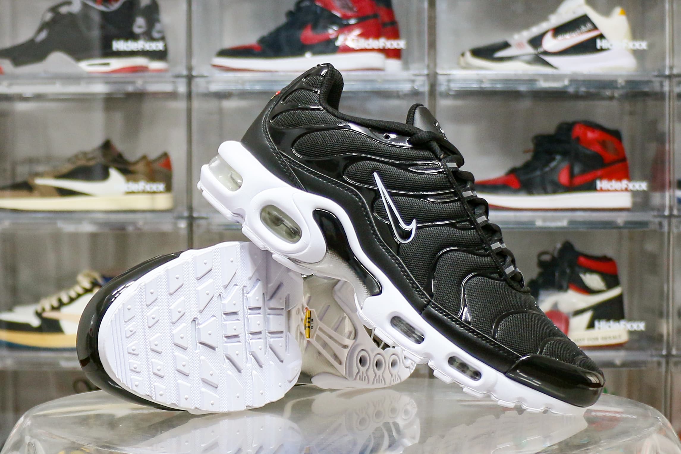 Nike Air Max Plus Black White