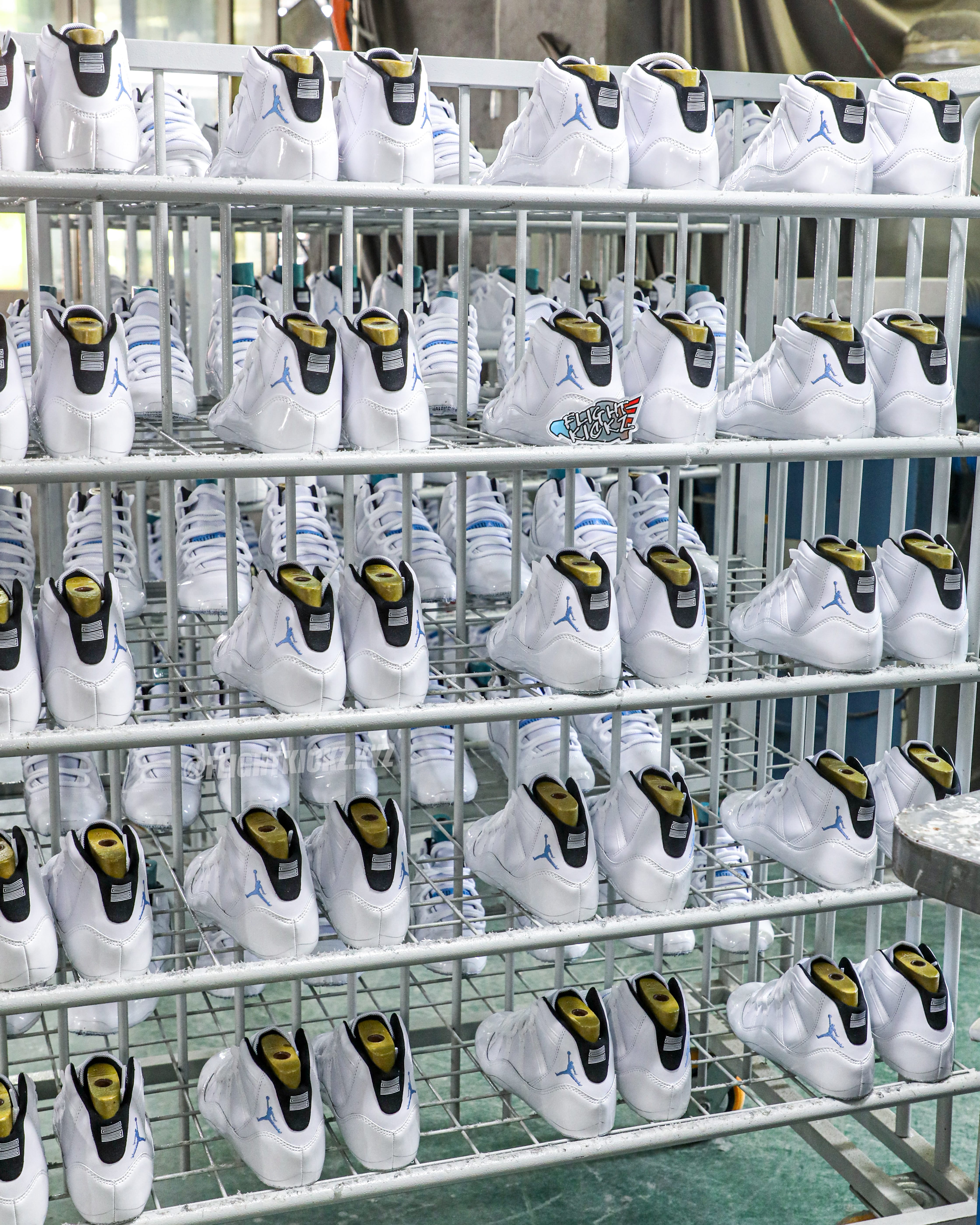 Air Jordan 11 Retro Legend Blue GS 2024 (Ln5 A1)