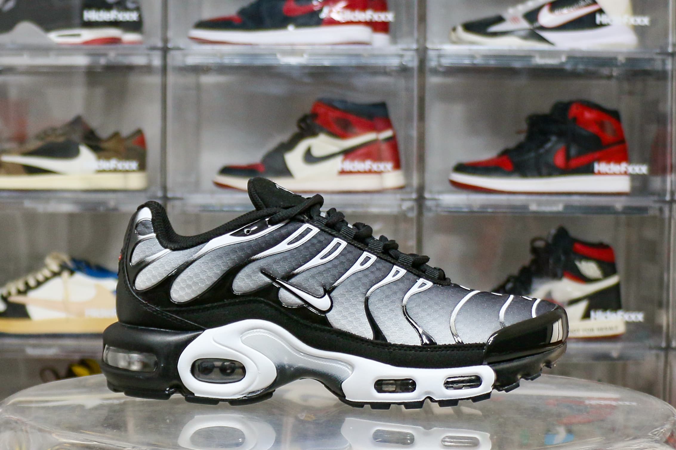 Nike Air Max Plus Black Silver White
